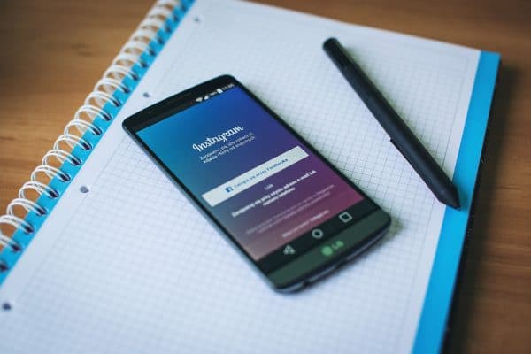 10 kunstnere du bør følge på Instagram